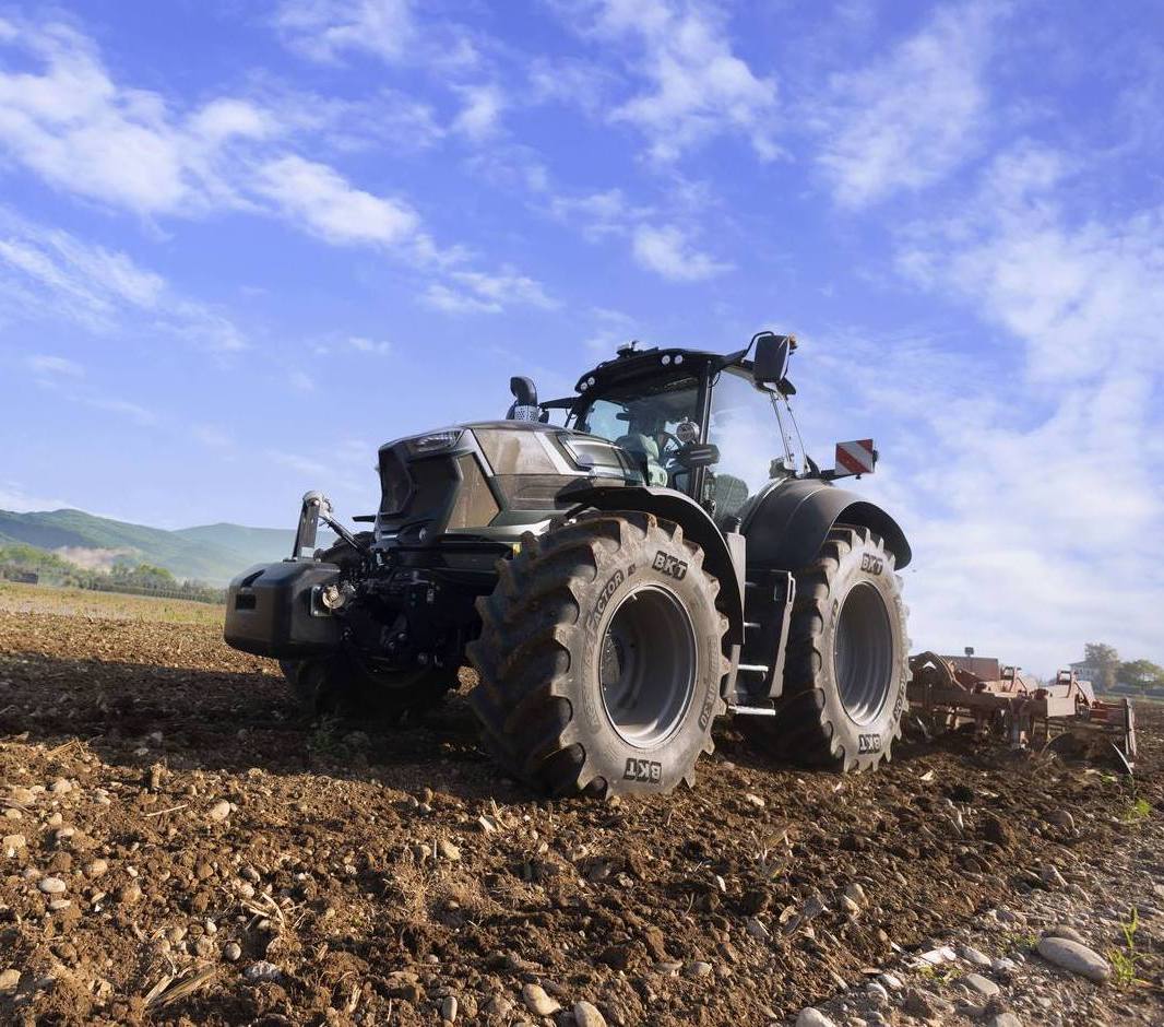 BKT pristato naujas 70-osios serijos padangas AGRIMAXFACTOR, kuriose darniai dera technologinė pažanga ir estetiškas dizainas